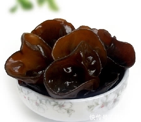 过敏性皮炎|黑木耳不能和这3种食物一起吃,萝卜上榜,爱吃黑木耳的人要小心
