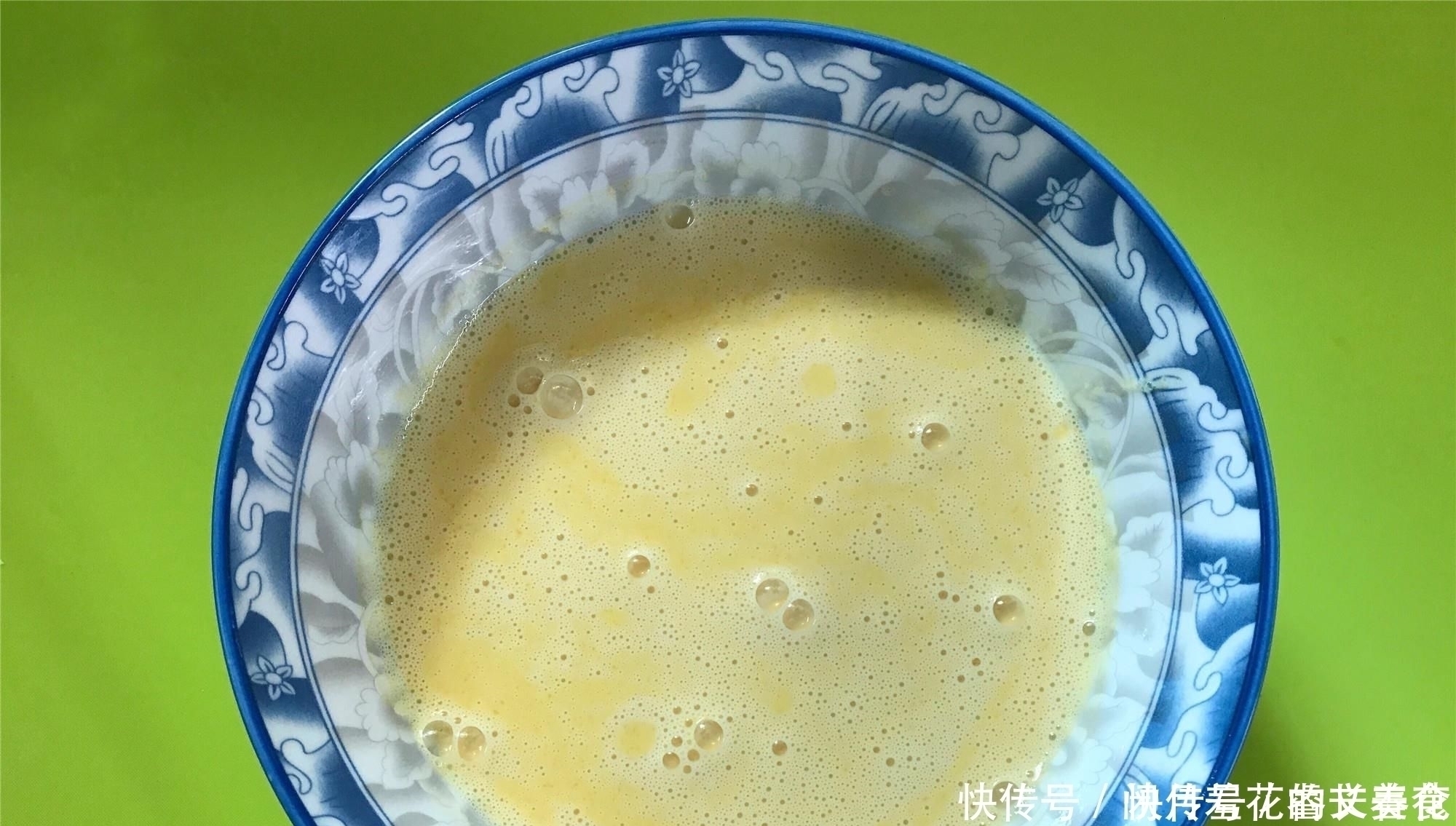 烤箱|南瓜新吃法,不用面粉,不用烤箱,软糯香甜,比蛋糕简单还好吃