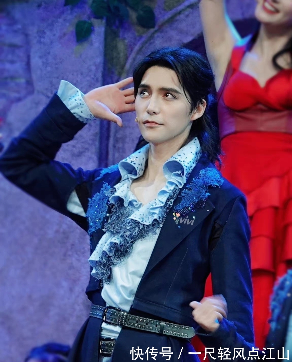 古典$他就像一幅古典的油画一样,真好看!