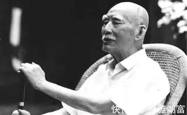 诸体$叶圣陶的题字“语文”真惊艳,碑帖功夫深厚,笔法精绝,点画精致