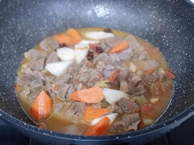  搭配|沙茶酱搭配它口感丰富，浓郁汤汁伴着肉香，一顿能吃2碗米饭