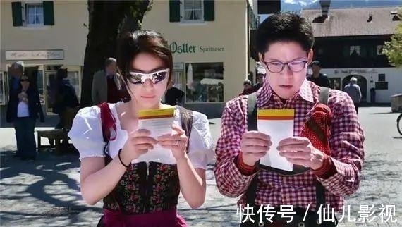 王祖藍做客霍啟剛節(jié)目,曝內(nèi)地廣告費可達30億,直播帶貨全球獨有