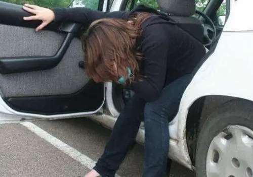 宁心安神|多疾病刮拨这个穴位就能轻松搞定,一拨就灵!快去试试吧!