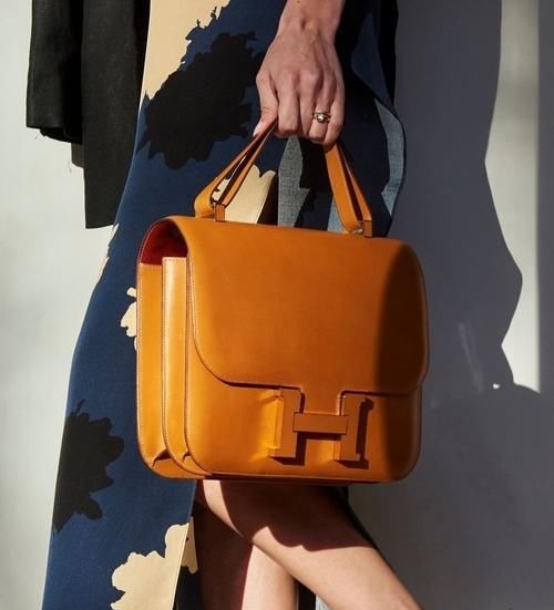 精品包 精品包怎么挑“保值”?一学就会的5招挑选技巧,内行人不凑热闹