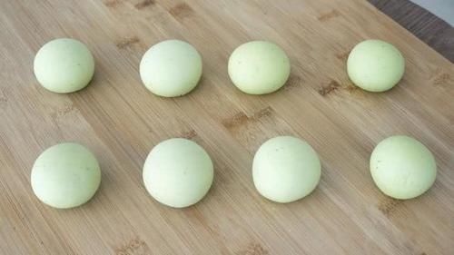 面团儿|黄瓜不要凉拌了,加1碗面粉,两手一搓做成面食,柔软劲道,过瘾