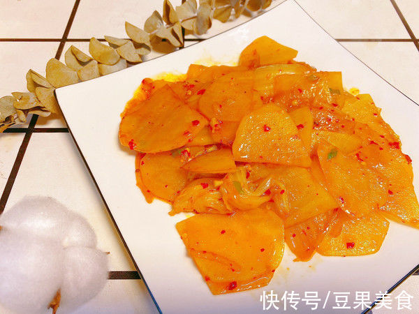 让人闻香止步的#一学就会快手菜#辣白菜炒土豆片