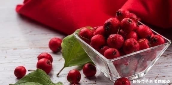 反流性胃炎|山楂泡水连喝7天,“6个好处”不请自来,医生提醒2类人不能碰