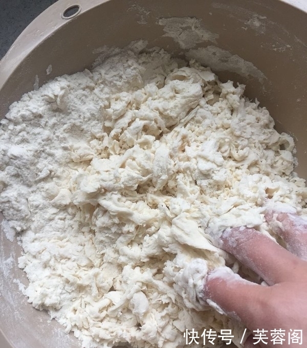 手擀面一煮就断?原来是这两步出错了,教你正确做法,劲道爽滑