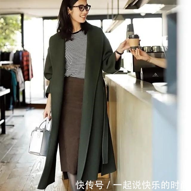 衬衣 看了日系博主的“5分钟”穿搭,出门再也不纠结,简约舒适省时间!