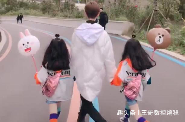 小情人|高富帅版奶爸带双胞胎跳“闺蜜步”火了,这是上辈子拯救了地球