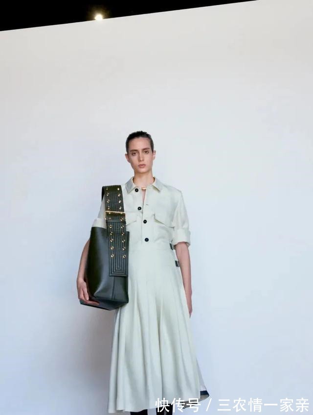 时髦 衬衫+半裙,轻轻松松的时髦!衬衫+半裙,轻轻松松的时髦!