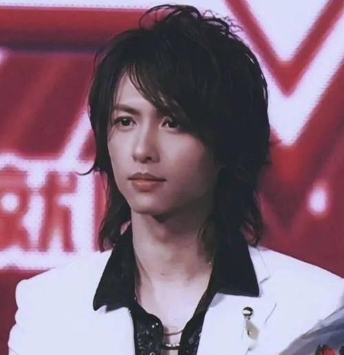 摇滚乐队|40岁张淇，Solo17年不火，加入黑豹8年不红，冤还是不冤？