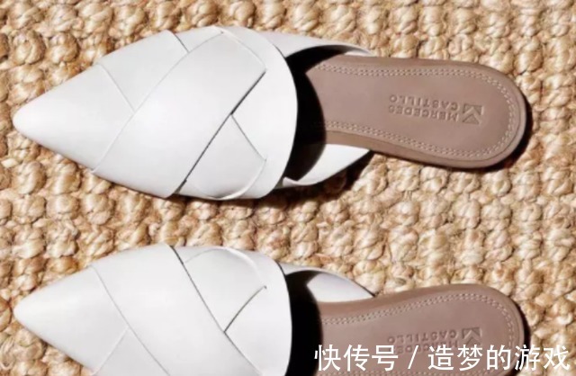 搭配 真正会穿的女人,春天穿裙子很少配高跟鞋,都穿这3双时髦又高级!