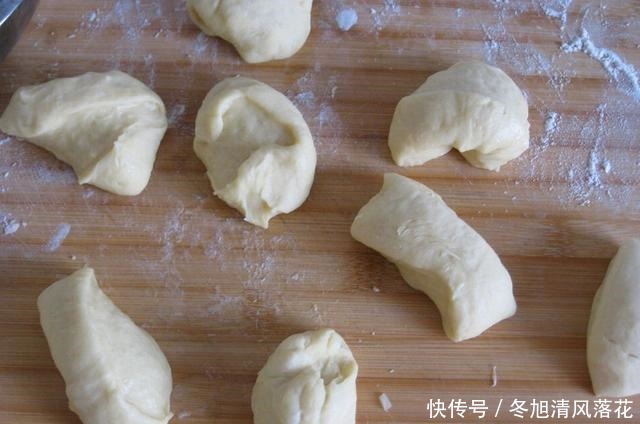 不用|不用面包机,不用一直揉面,在家也能做出暄软小餐包,当早餐真好