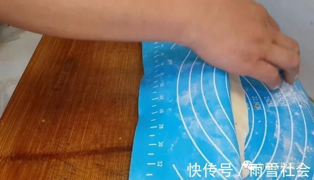 包子|早餐别烙饼吃包子了，教你新吃法，香酥又松软，比面包烧饼还好吃