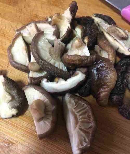 鸡身上最脏的部位,里面含有大量金属,白给都不要,一般人不知道