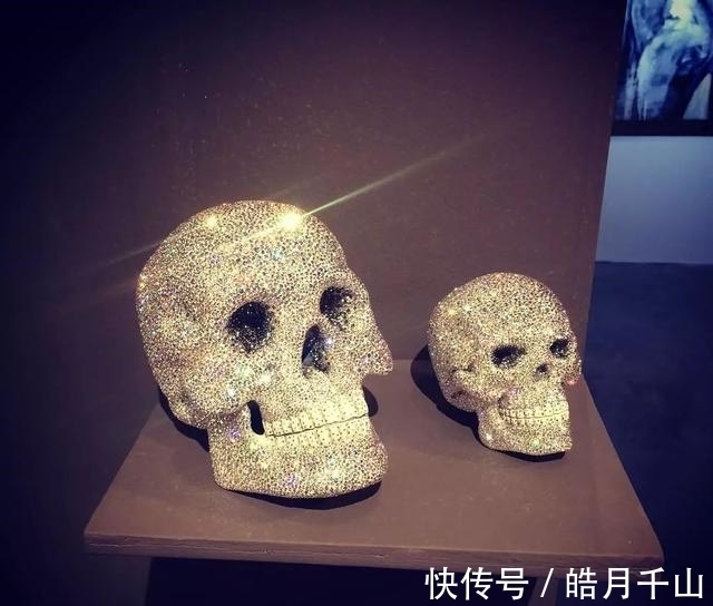 air jordan 鞋身镶钻,最便宜也要 5 万!这些AJ1太酷了