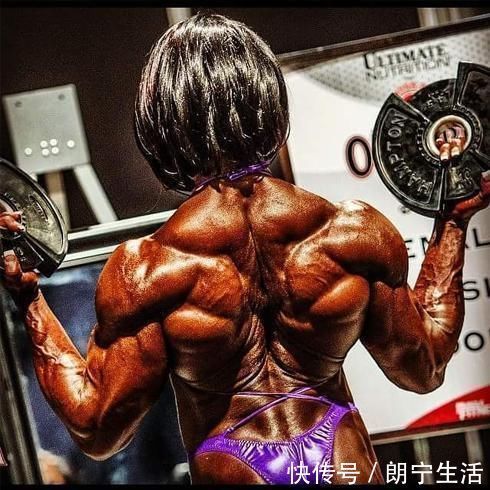 健美界|她號稱女版羅尼庫爾曼，11屆奧賽女子健美冠軍，46歲身材讓人羨慕