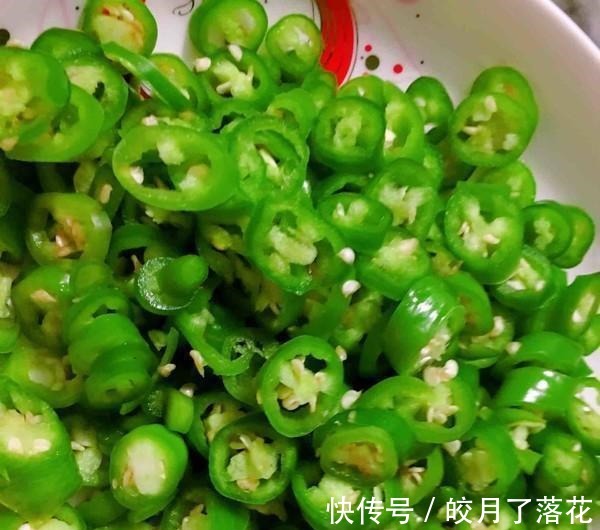 俗称“最脏”的一道菜,厨师从来不会吃,很多女性却吃的流连忘返!