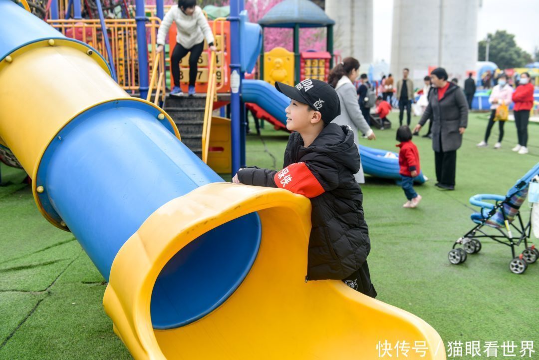 让美景常驻 文明你我他 秀丽东方小小巡查员成景区最亮眼风景线