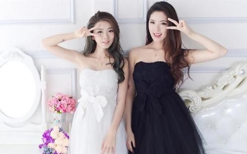 美女穿连衣裙秀身材,展现黑与白的魅力,性感又高雅