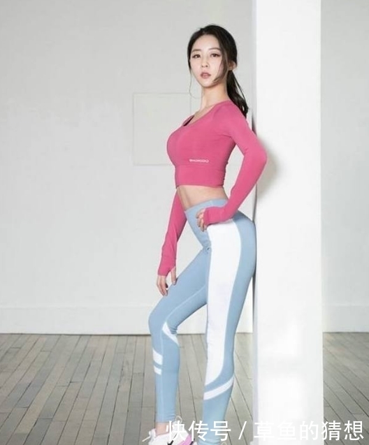 展现|倾国倾城的打底裤小姐姐,展现迷人身姿,彰显十足女人味