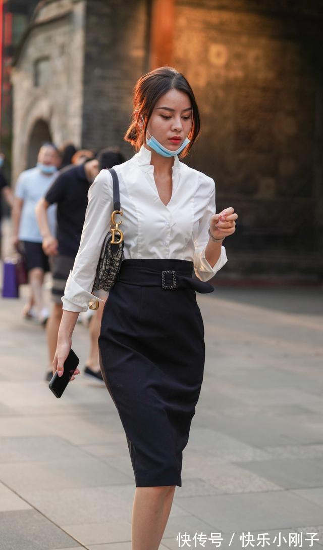 连衣裙 随性自然的连衣裙穿搭富有时尚感,穿出你想要的美感,气质突出