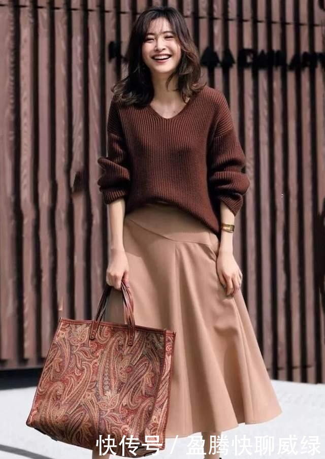 上身效果|秋天穿毛衣,学学日本杂志这样来搭,温柔大方又高级,太气质了