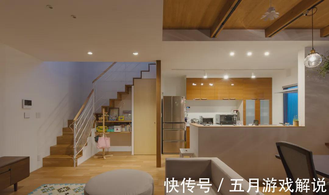 楼梯|120平复式房，客厅设计实在漂亮！超大落地窗采光充足，舒服！