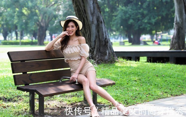 锁骨 女人的锁骨就像天使的翅膀,自然、玲珑,散发着迷人的气质