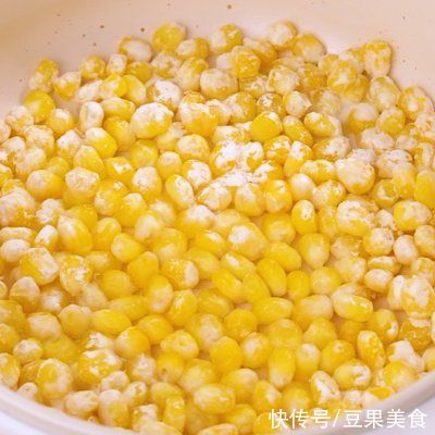 孩子们|1分钟就能搞定的玉米烙饼---孩子们抢着吃