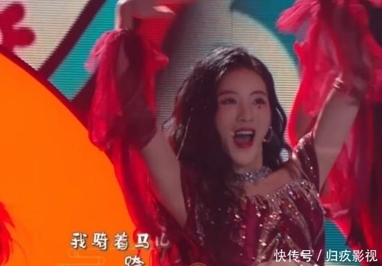 向往的生活|刚离开蘑菇屋,张艺兴又一新综艺官宣,冲两位顶流女爱豆追了