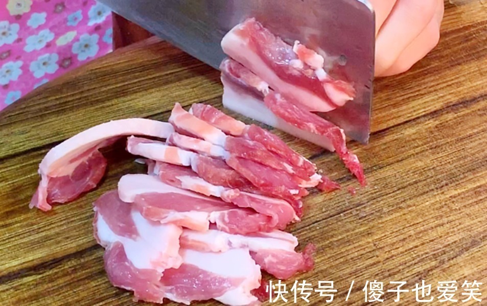 豆腐和此菜是绝配,冬天要常吃,每次炖一锅,好吃到连汤汁都不剩