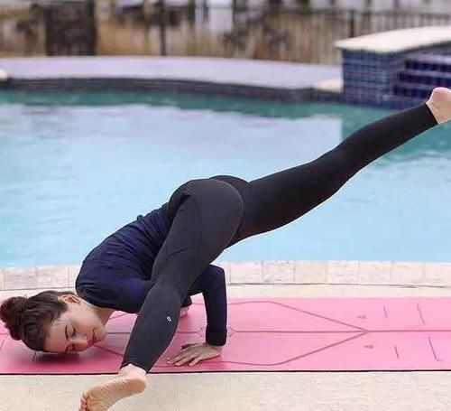 瑜伽体式|身体僵硬不宜练瑜伽勤练四招瑜伽体式,让你身姿轻如飞燕