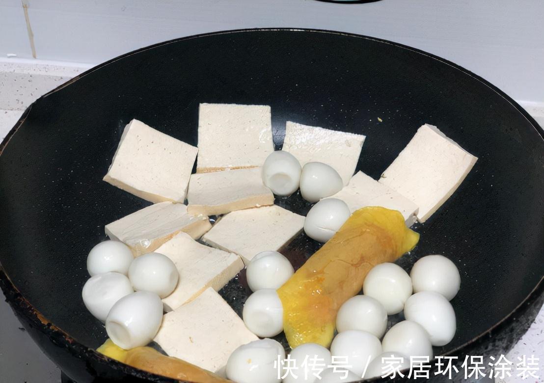 天冷将小锅子架起来,营养又暖身,一家人吃着真舒服