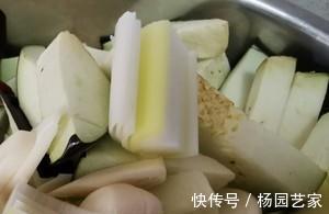 开胃茄子菜谱，西红柿炒茄子，简单美味营养，超级下饭