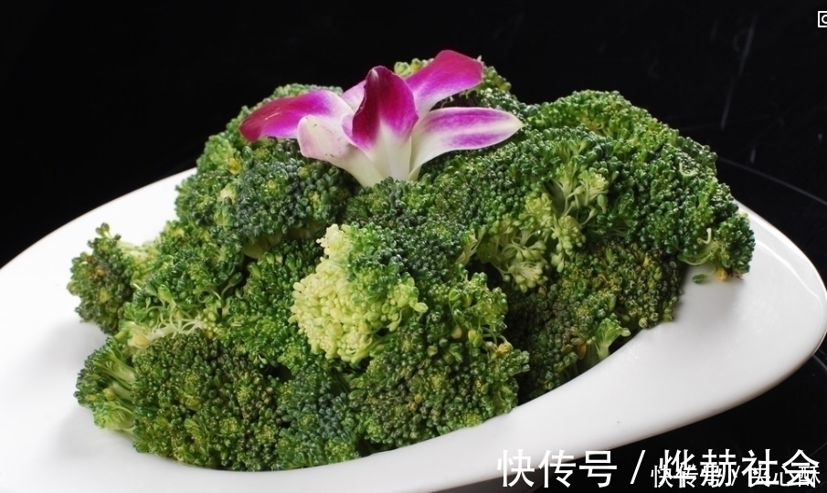 维生素提个醒:西兰花和此物一起吃,是没病找病,趣友:早知道,就好了