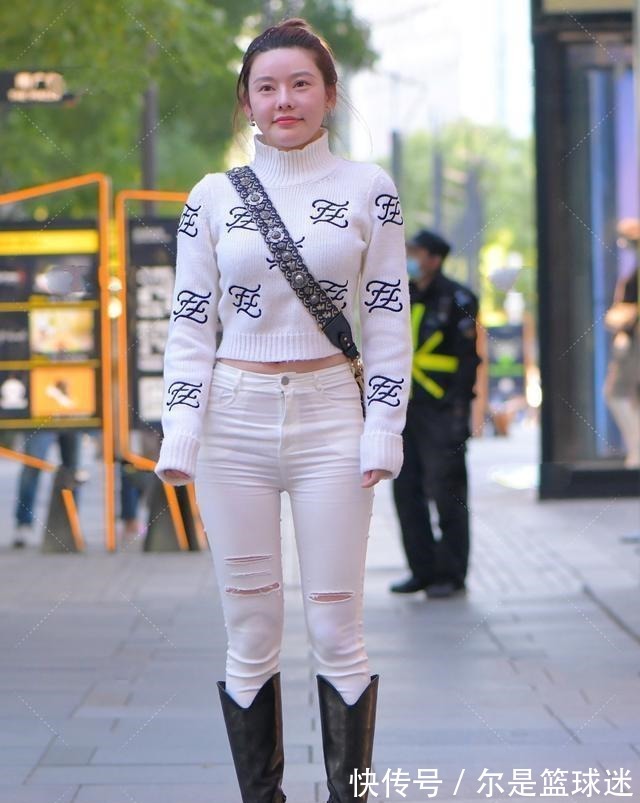 搭配 时髦大方的打底裤穿搭展现出迷人风采,简约也是一种美,减龄时尚!