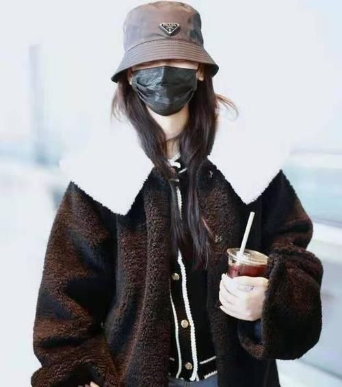 颜色|穿这种大衣时请慎重!明星超模纷纷“踩雷”,3招教你稳稳避开