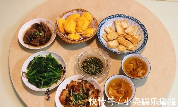 饭菜|周四做了此桌饭菜，顺手拍图发到家族群里，亲戚们纷纷点评
