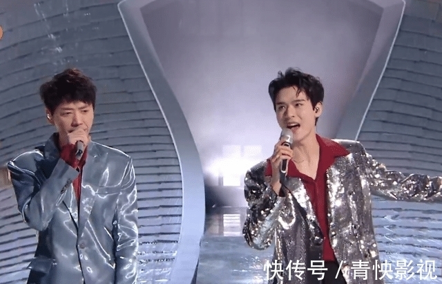 跨年夜现场太热闹:龚俊把信带偏,杨紫被嘲脸僵,杨幂隔空献吻