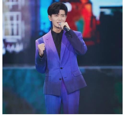 國(guó)慶晚會(huì)|央視國(guó)慶晚會(huì)收視率第一，每個(gè)節(jié)目都有深意，謝霆鋒最亮眼