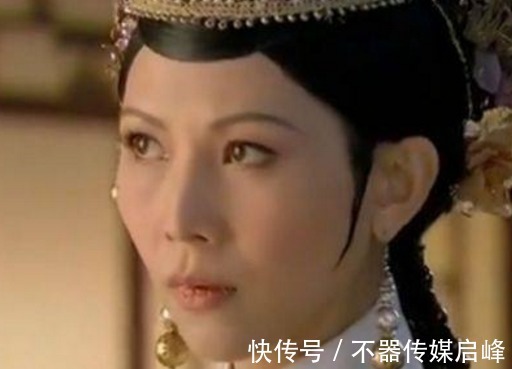耳环 其她嫔妃都会时常更换一下耳环,皇后为何总是只戴那一对葫芦耳环