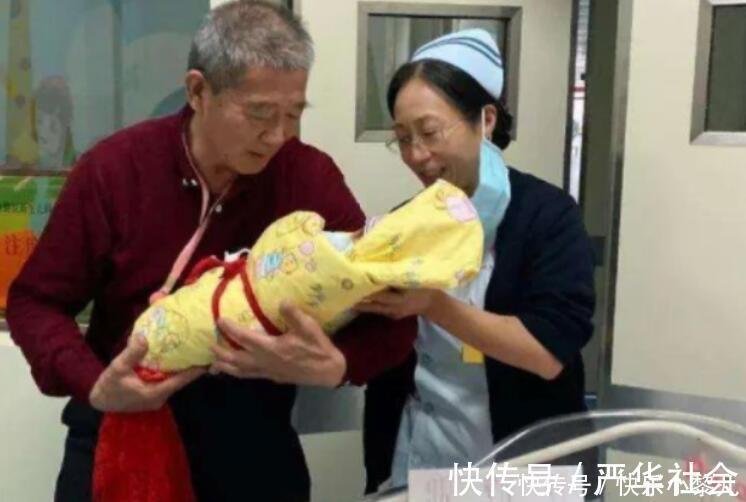 喂奶|“踩生”不是迷信,孩子出产房后,第一个抱他的人确实很重要