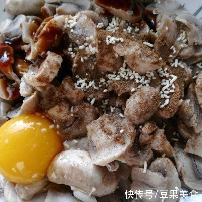 超级简单的黑椒香煎白菇，赶快get起来