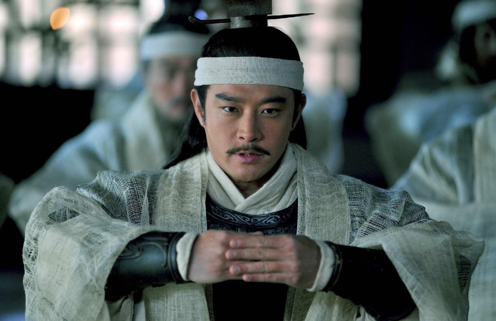 孙策|娶了大小乔后,孙策和周瑜都英年早逝,这是为何?