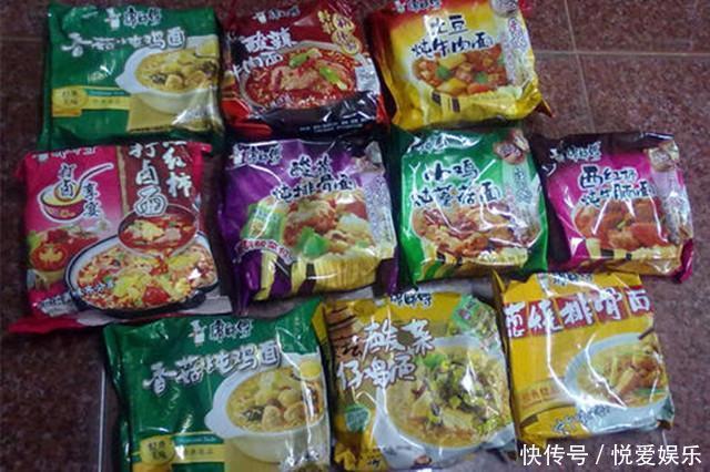 桶装面为啥比袋装面贵3块钱知道原因之后,我宁愿买桶装的