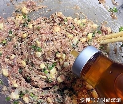 鲜嫩|饺子肉馅这样调，鲜嫩多汁，咬一口流油，美味饺子百吃不厌！