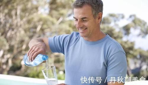 血液粘稠度|血液黏稠是血栓的第一步!出现这几个信号,立刻改善还来得及