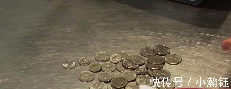 纽约|纽约高收入女子20年不买内衣，厕纸晒干重复用：我要省钱